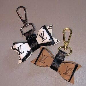 *RESERVED* Black n White & brown Bow Keychain Set